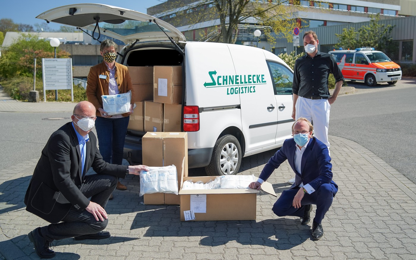 Schnellecke Logistics spendet dem Klinikum Wolfsburg 30.000 Mund-Nasen-Schutze